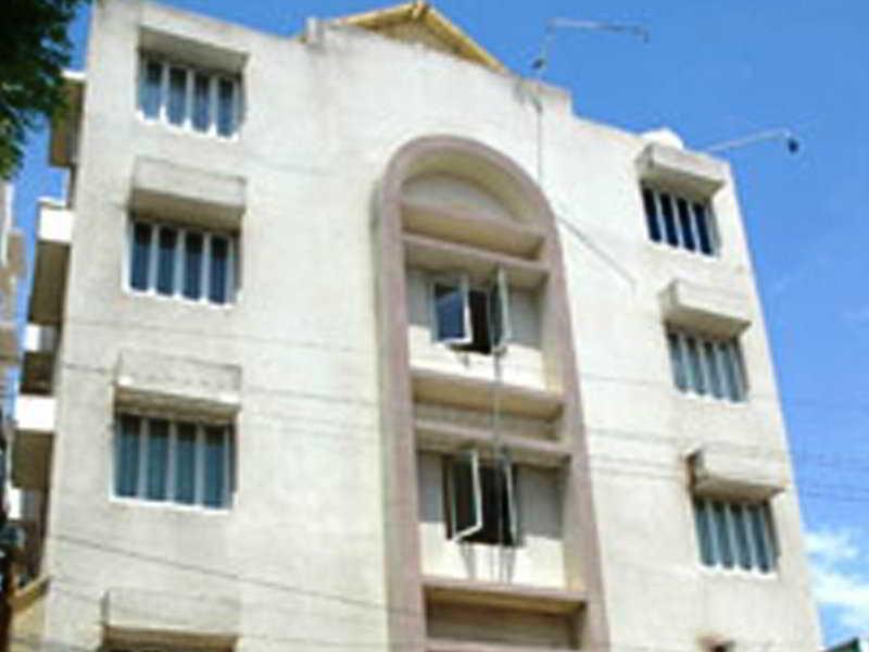 Sai Towers Hotel Puttaparthi Buitenkant foto