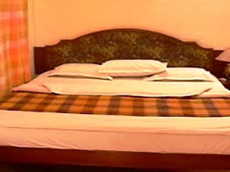Sai Towers Hotel Puttaparthi Buitenkant foto