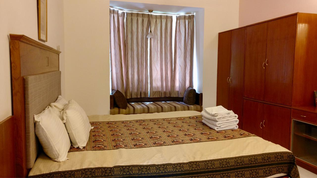 Sai Towers Hotel Puttaparthi Buitenkant foto
