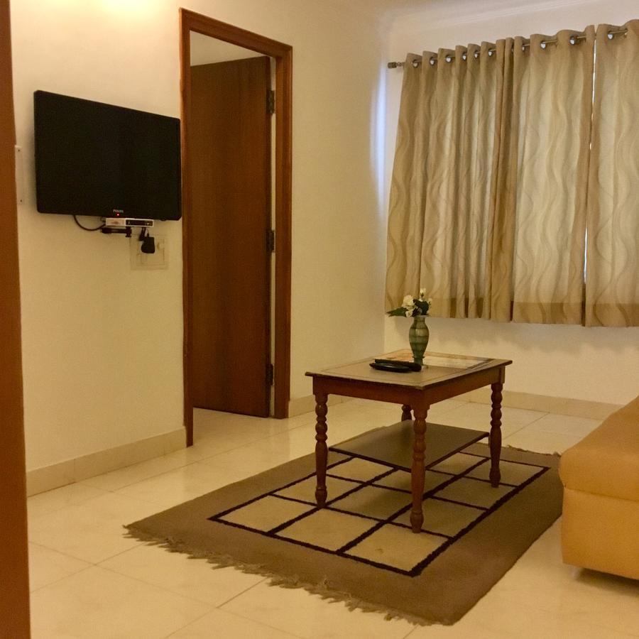 Sai Towers Hotel Puttaparthi Buitenkant foto
