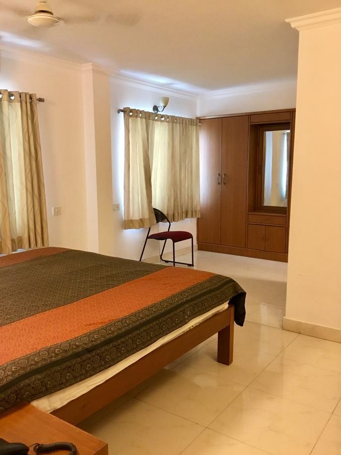 Sai Towers Hotel Puttaparthi Buitenkant foto